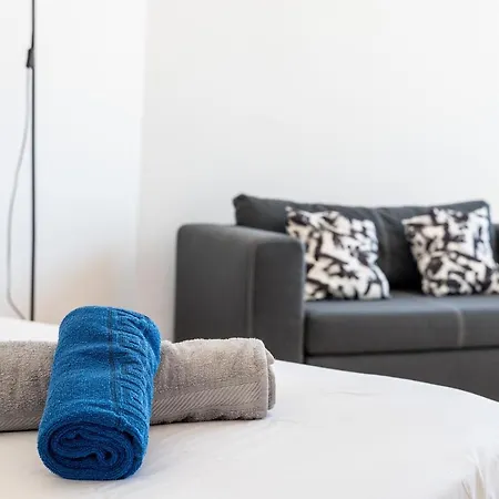 Sara Studio With Pool Apartment